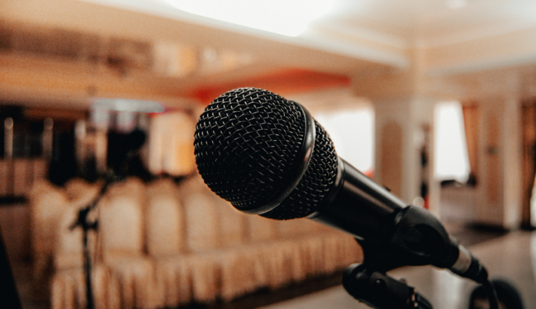 7 Creative Ways to Empower Public Speaking