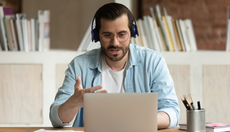 Webinars vs. Podcasts: Which Stage is Right for You?