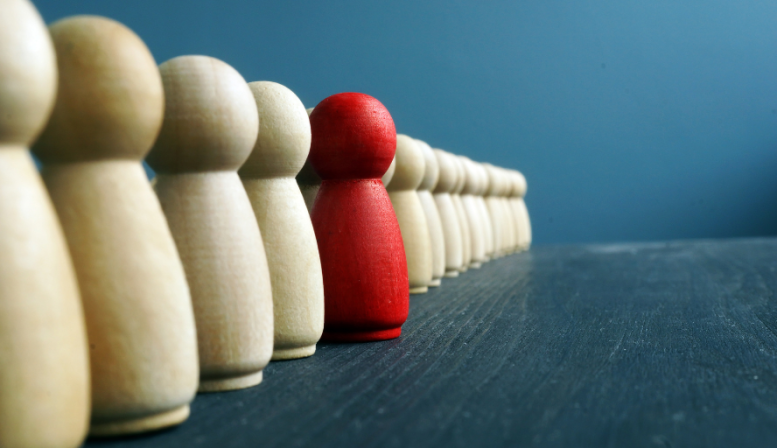 How Does Speaking with Confidence Influence Leadership Success?