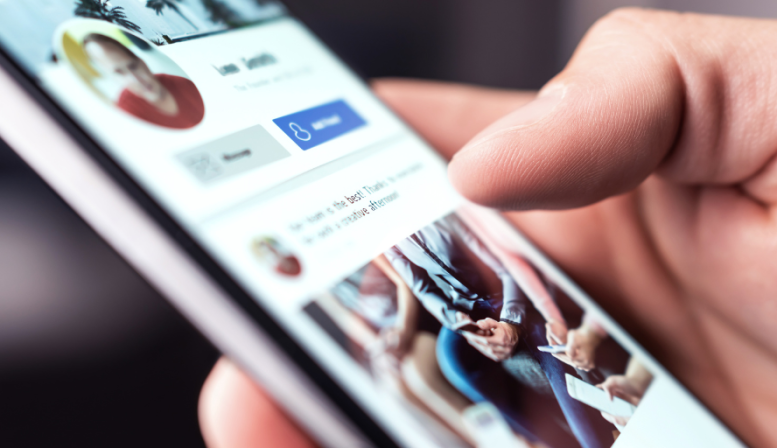 How To Turn Speaking Engagements Into an Online Following