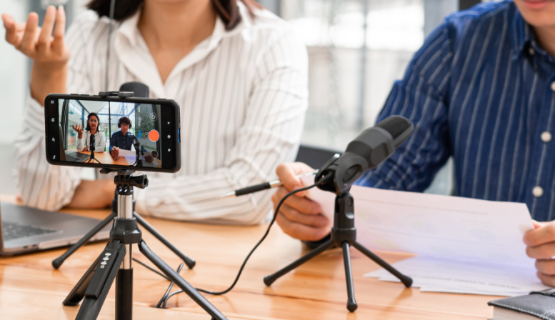 How Podcasting Can Help With Public Speaking