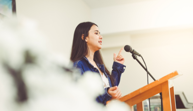 How to Create and Organize a Persuasive Speech That Resonates With Your Audience