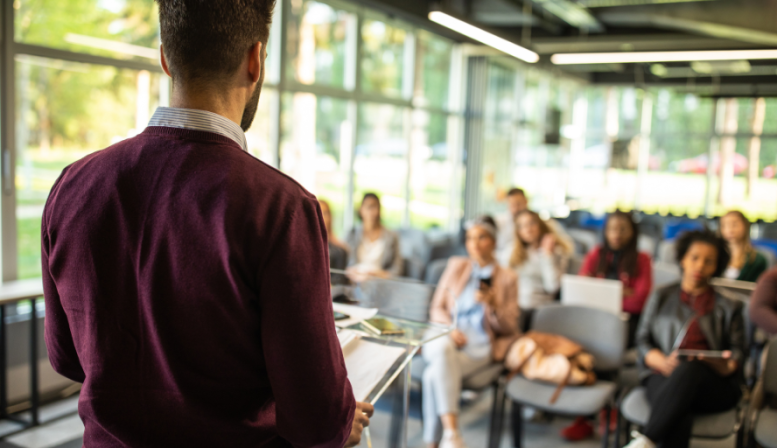 Public Speaking Tips for Budding Leaders