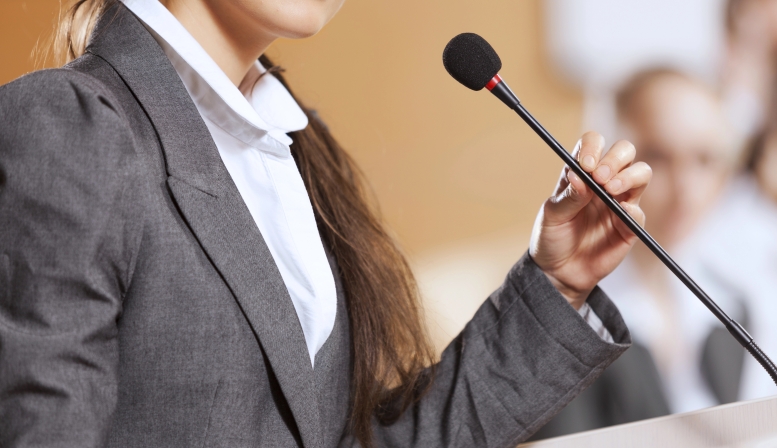50 Powerful Opening Lines for Public Speakers (To Hook Any Audience Fast)